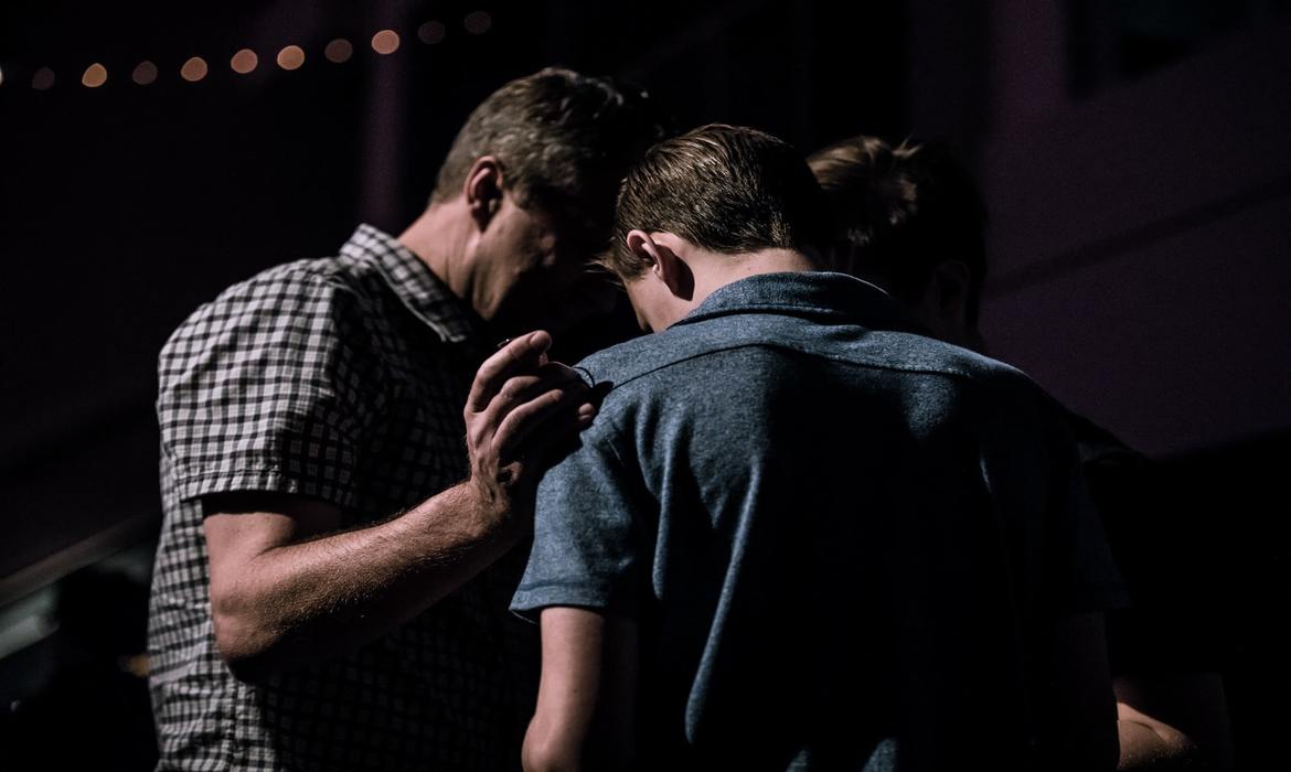 people-praying-1_1170x700