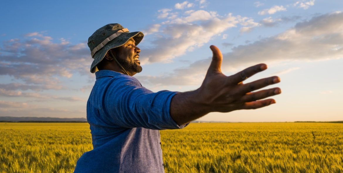 happy-farmer-CGRL7HP